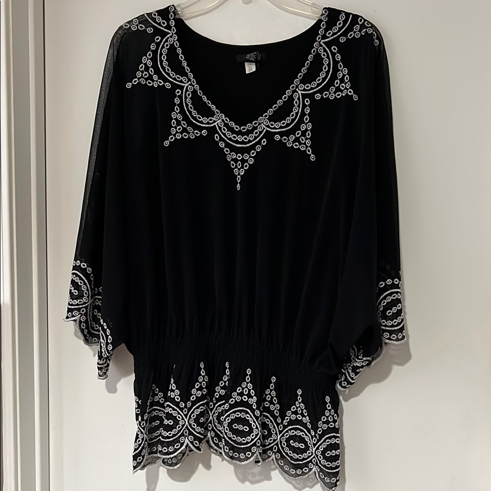 Alfani Black Blouse with White Accents Gathered Elastic Waist Size Large